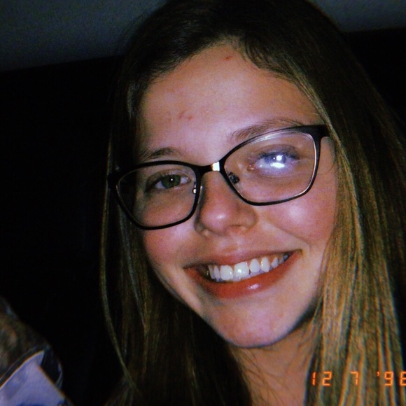 Meet your Posher, Briana - Picture 1 of 1